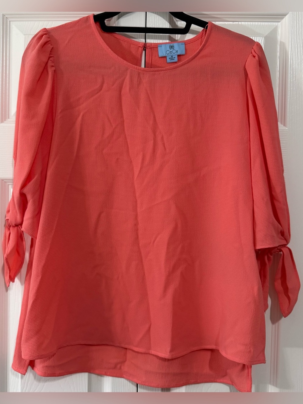 CeCe NWT Cameo Coral Textured Tie-Sleeve Blouse Medium